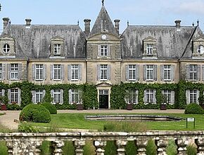 Chateau de Curzay-sur-Vonne - Agrandir l'image (fenêtre modale)