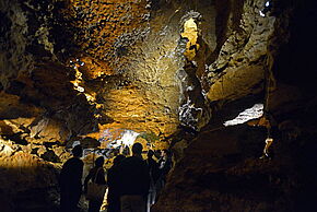 Intérieur des grottes de la Norée