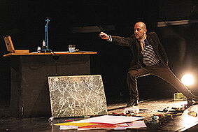 Le grosse tâche // Loic MEHE