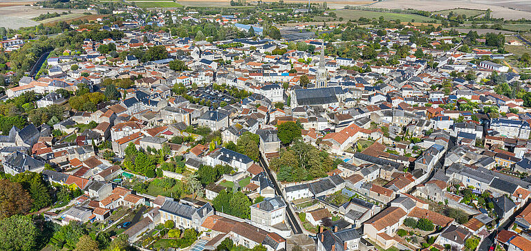 Vue aérienne de Mirebeau