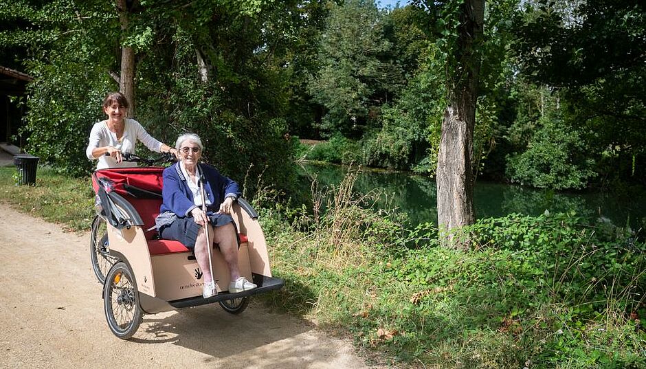 Photo du triporteur du CCAS