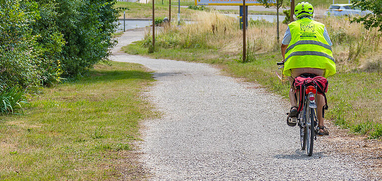 Personne faisant du vélo
