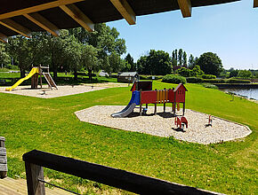 Jeux à La Puye - Agrandir l'image (fenêtre modale)