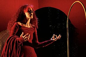 Rouge, farce menstruelle