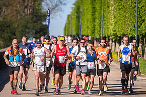 Groupe d'hommes qui courent à Blossac