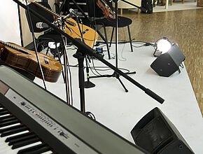 Instruments de musique - Agrandir l'image (fenêtre modale)