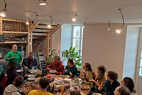 Un clou dans la buche