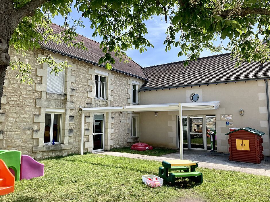 Jardin du multi-accueil Trot'Câlin à Saint Cyr - Agrandir l'image (fenêtre modale)