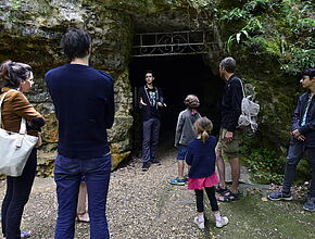 Entrée des grottes de la Norée - Agrandir l'image (fenêtre modale)