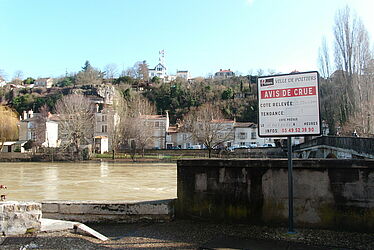 Pancarte avis de crue