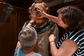 Photo "Visite tactile du décor"